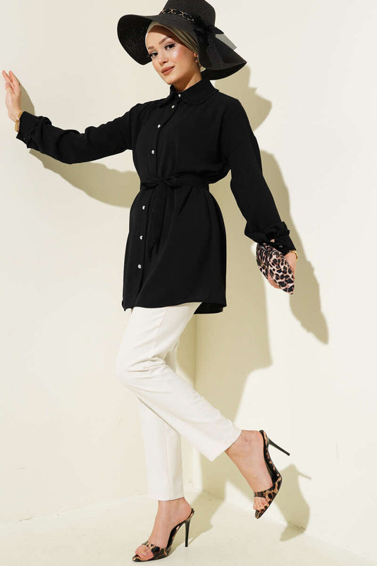 قميص أطفال بحزام وياقة مكشكشة باللون الأسود