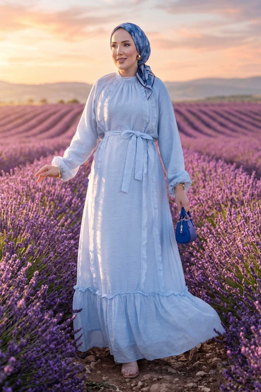 Robe de modest fashion à volants avec ceinture, bleu bébé