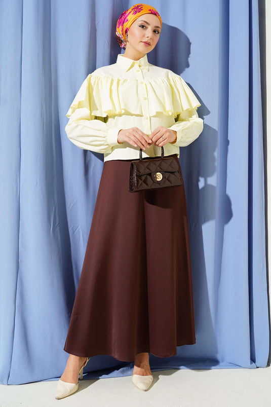 Chemisette courte jaune avec cape volantée détaillée