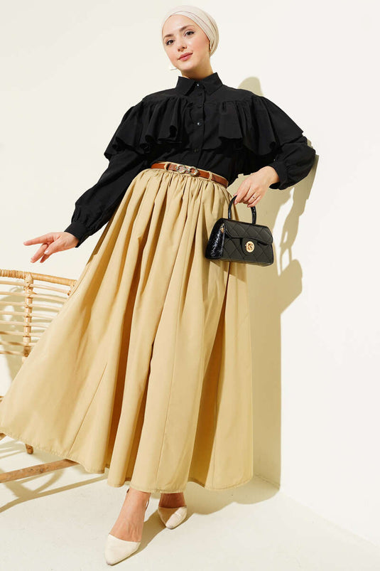 Chemisette courte noire avec cape volantée