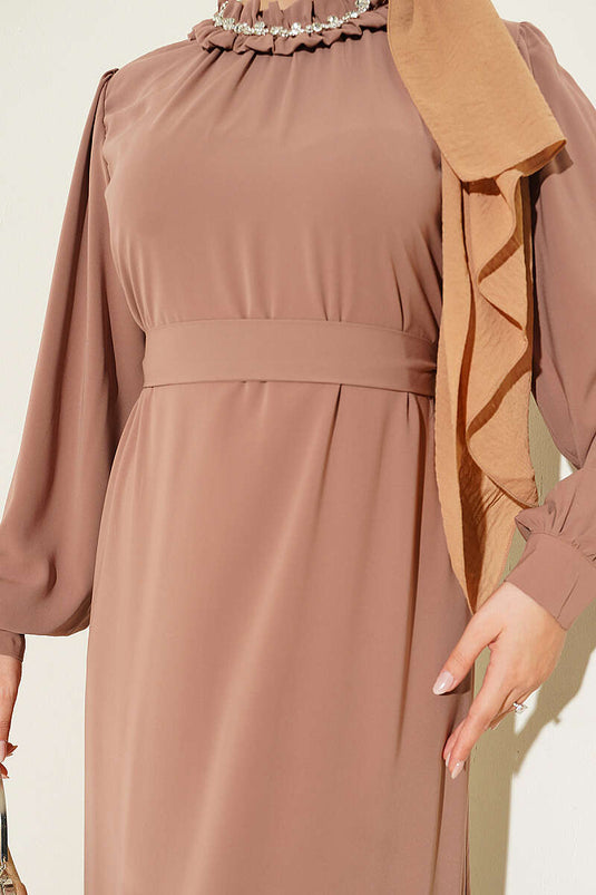 Fırfırlı Taşlı Elbise Camel