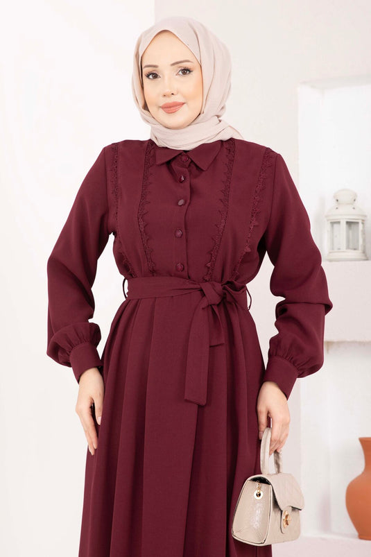 Abito Tesettür con Cintura e Dettaglio a Pizzo Bordò