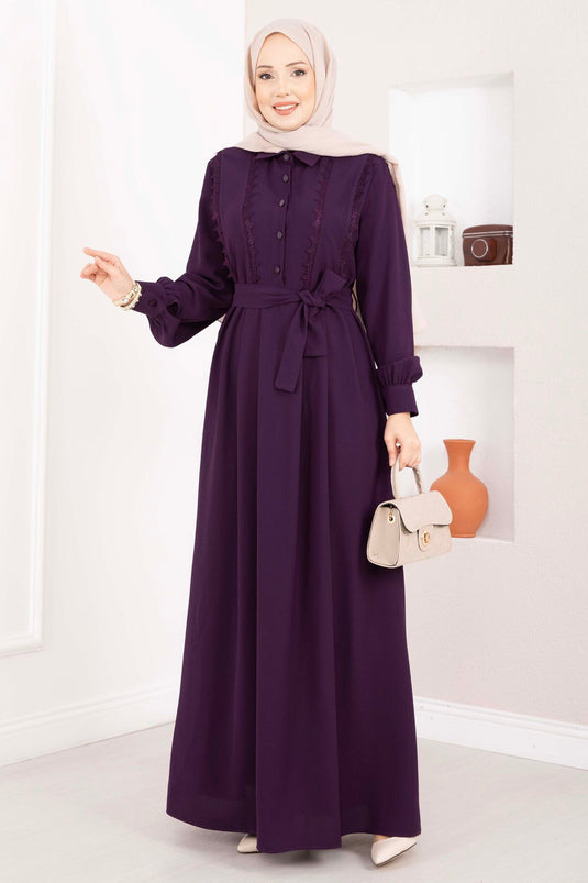Abito Tesettür con Cintura e Dettaglio a Pizzo, Color Prugna