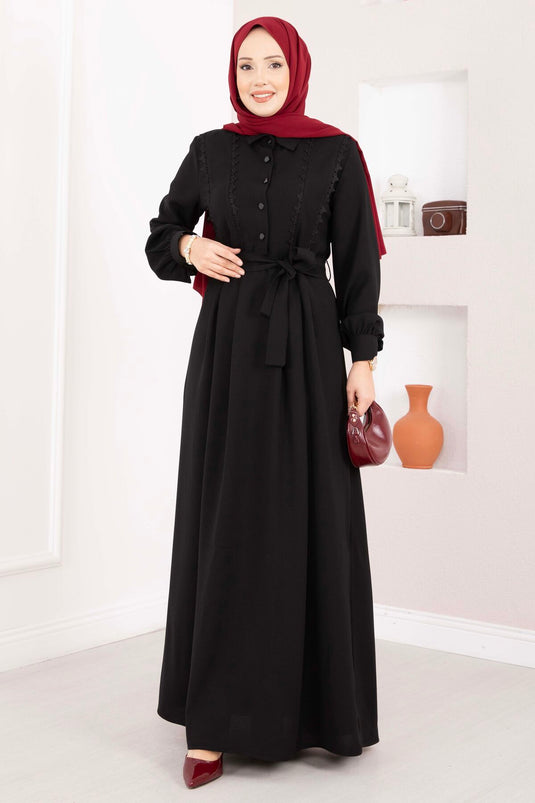 Abito Tesettür con Cintura e Dettaglio a Pizzo Nero