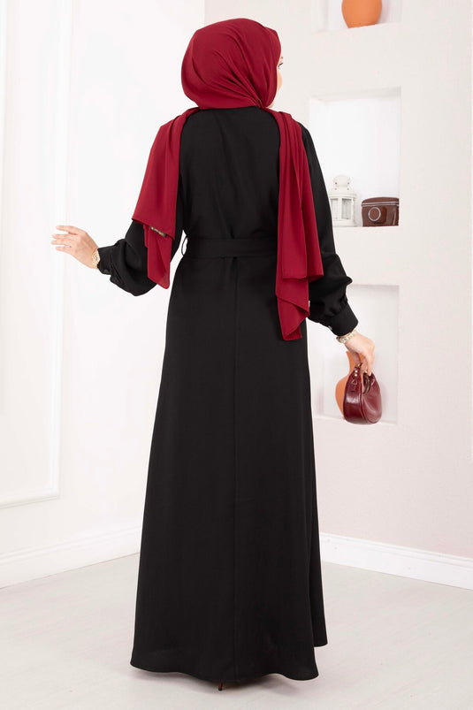 Abito Tesettür con Cintura e Dettaglio a Pizzo Nero
