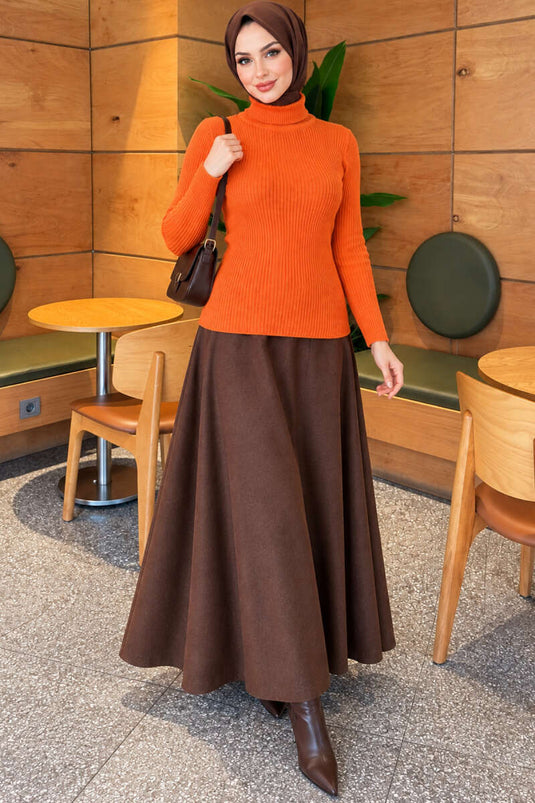 Oranger Strickpullover Mit Rollkragen