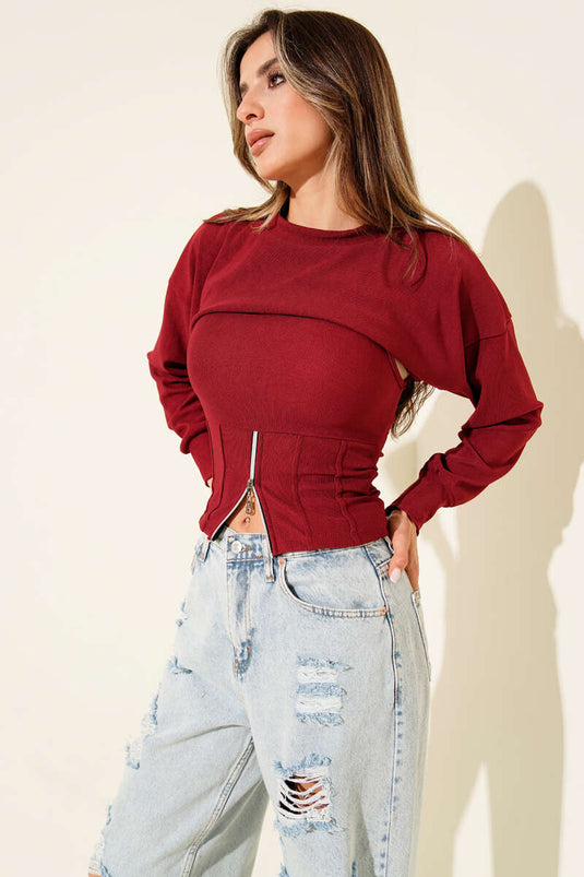 بلوزة من قطعتين بياقة دائرية مضلعة، لون أحمر كرزي