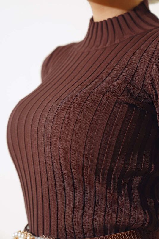 Elastischer Rippstrickpullover Kastanie