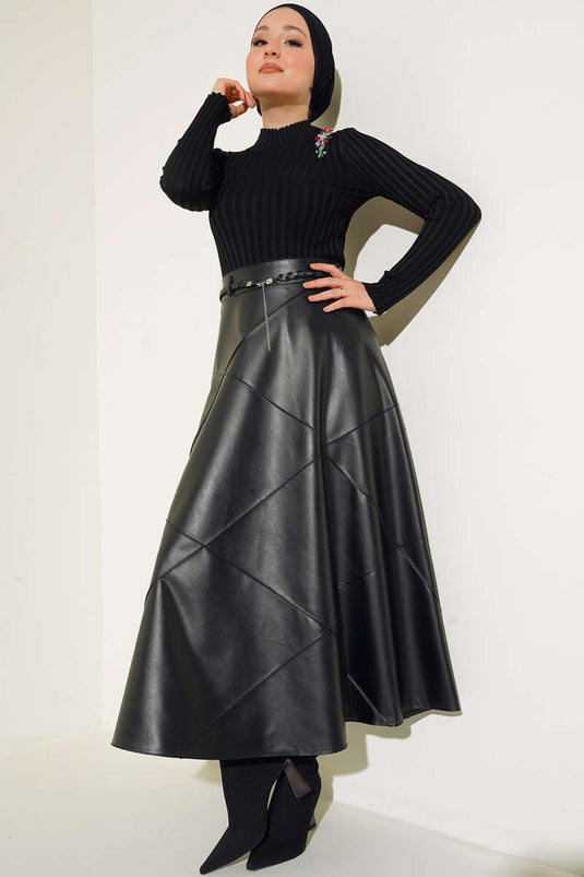 سترة محبوكة مرنة مضلعة باللون الأسود