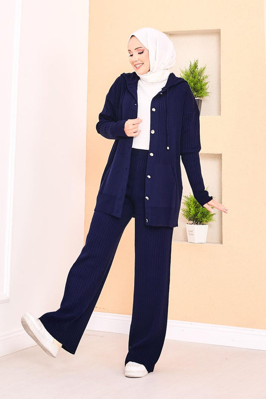 بدلة حجاب محبوكة مضلعة بغطاء رأس وجيب باللون الأزرق الداكن