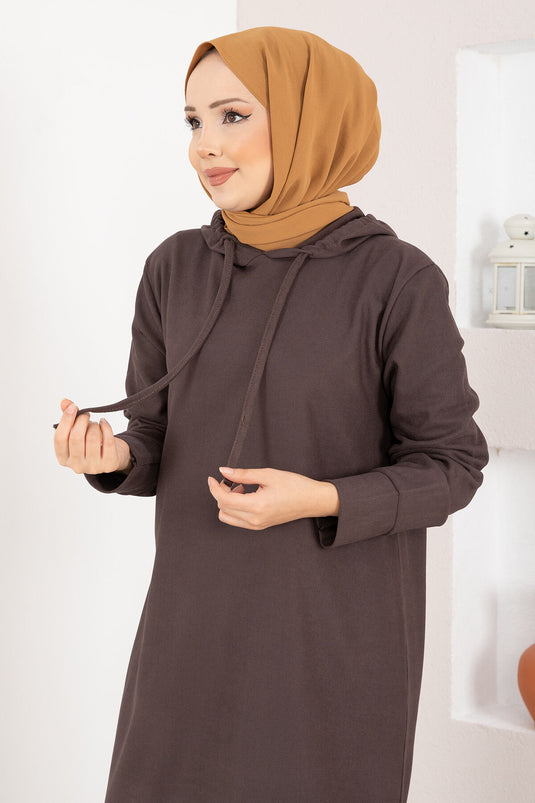 طقم حجاب بغطاء رأس مضلع من قطعتين باللون البني القهوة