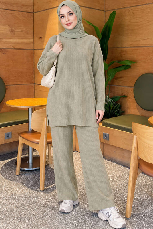 Ensemble En Maille Vert À Fente Latérale