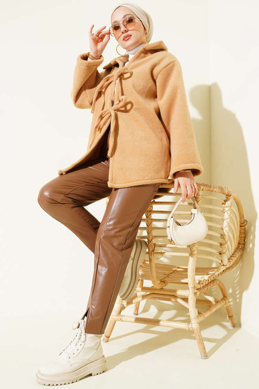 سترة من اللباد برباط أمامي لون لاتيه