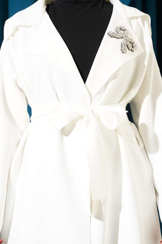 Veste bronze à nœud papillon avec détails de surpiqûres inversées, écru