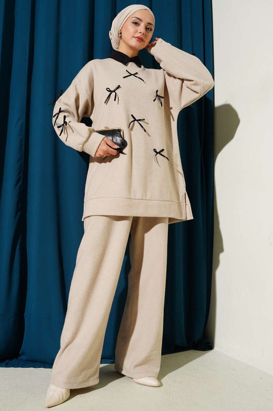 طقم من قطعتين مطبوع عليه فيونكة، لون بيج