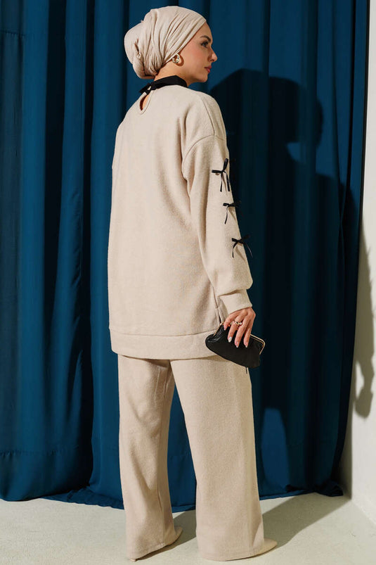 طقم من قطعتين مطبوع عليه فيونكة، لون بيج