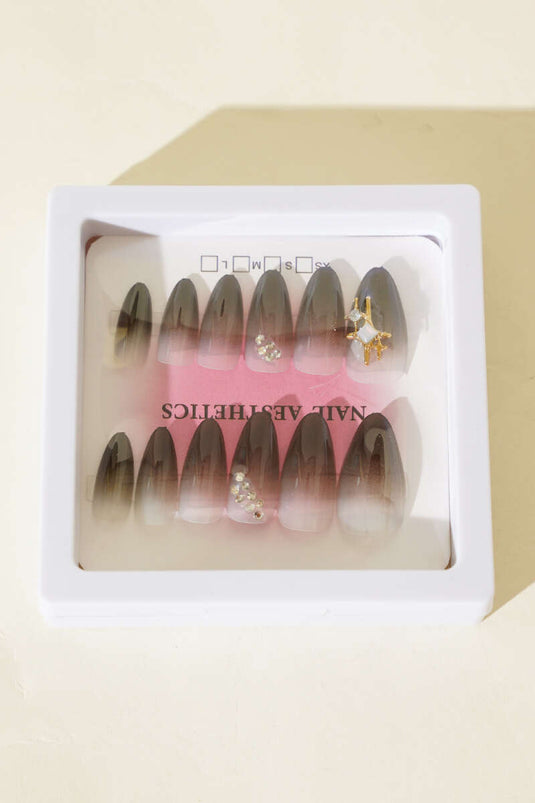 Sortiment 4 künstliche Fingernägel mit Schleifen- und Perlenverzierungen