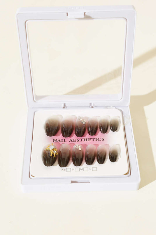 Sortiment 4 künstliche Fingernägel mit Schleifen- und Perlenverzierungen