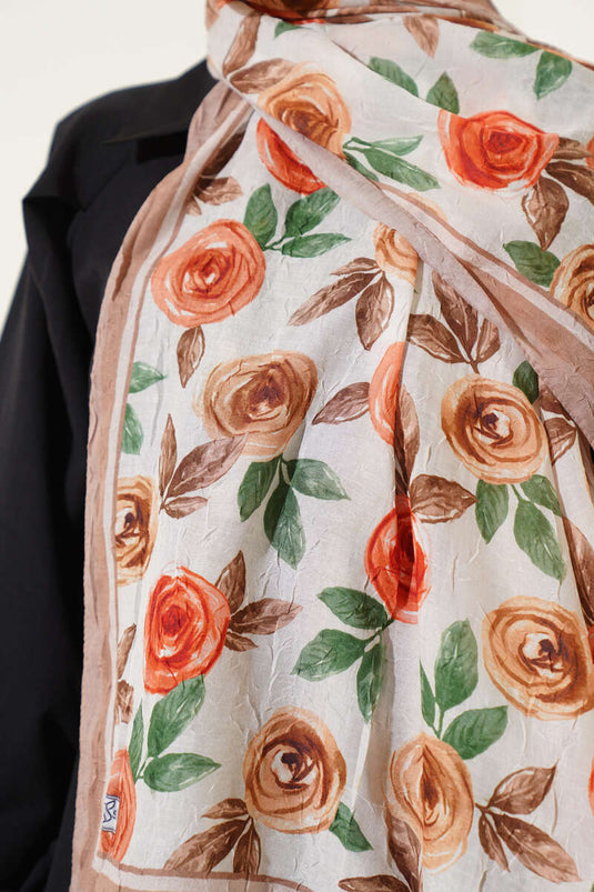 شال من الخيزران بنقوش زهرية، لون جملي