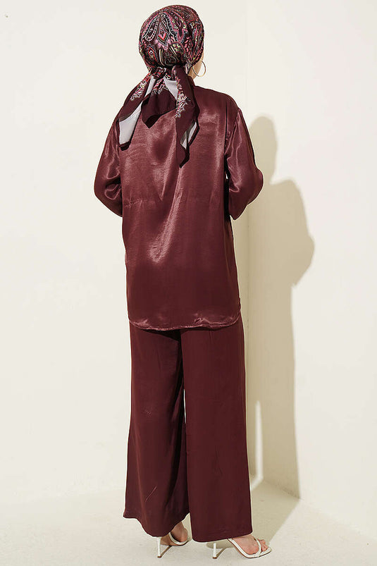 Zweiteiliges Set aus Satin mit Fular-Detail in Bordeaux