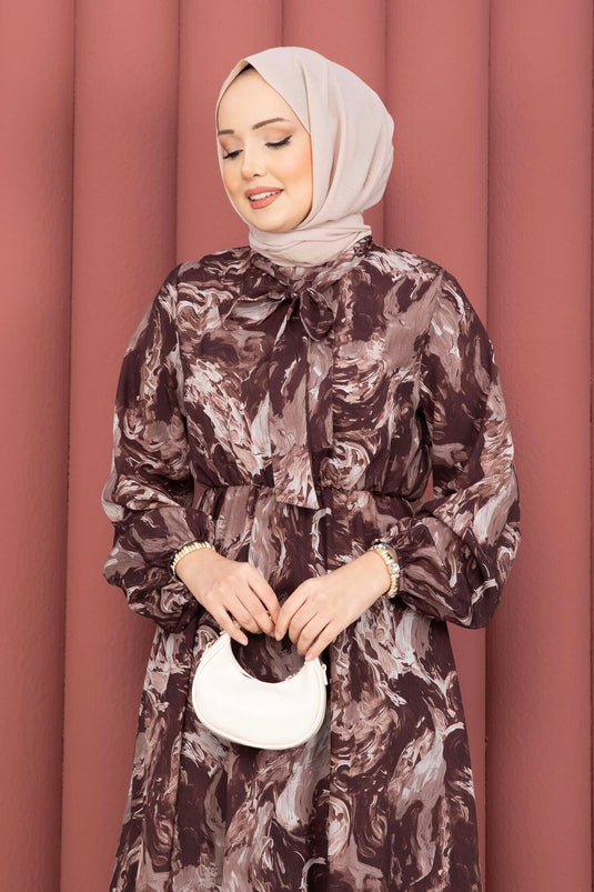 Robe voilée à col foulard à motifs marron