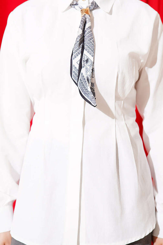 Chemise blanche cintrée avec ceinture à nouer