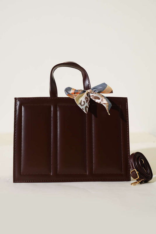 حقيبة مستطيلة بحزام لون بني داكن