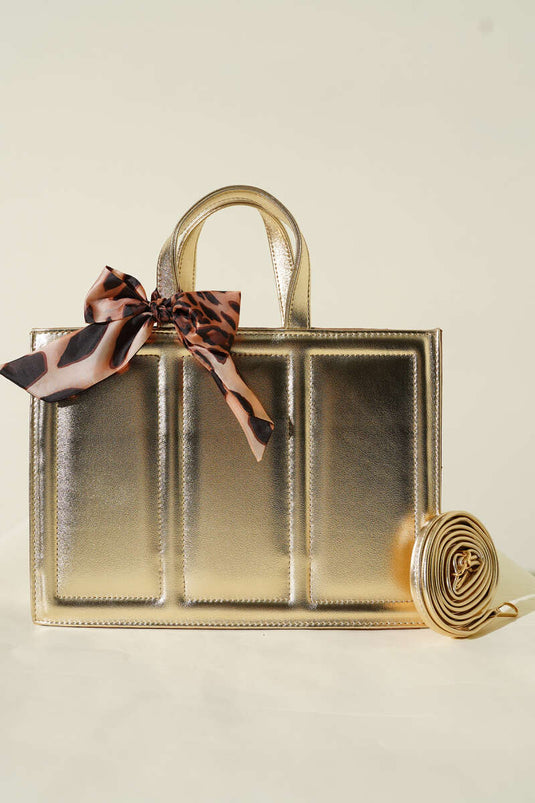 حقيبة مستطيلة بوشاح ذهبية