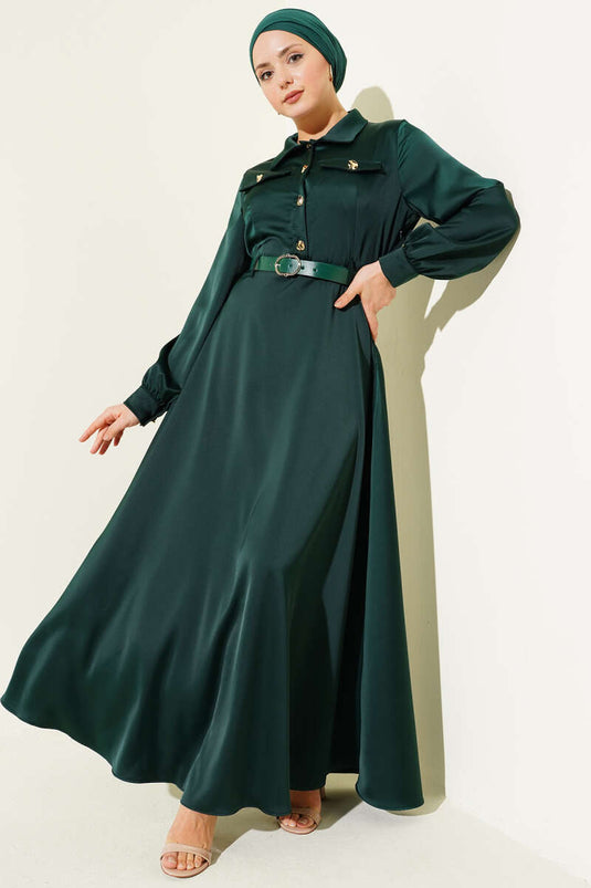 Robe de soirée en satin avec ceinture et foulard émeraude