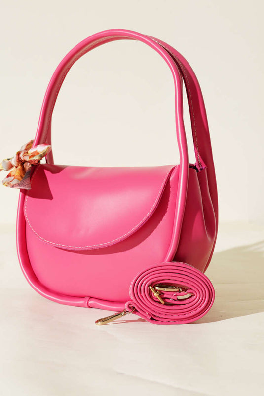 Ovale Tasche mit magnetischem Schal, Fuchsia