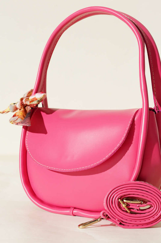 Ovale Tasche mit magnetischem Schal, Fuchsia