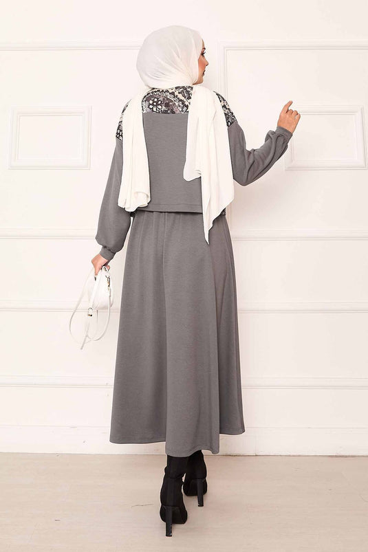 Ensemble crop top et jupe avec détails garnis gris