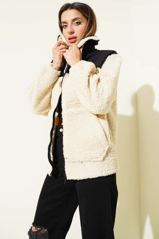 Veste en peluche avec détails matelassés et fermeture éclair, beige