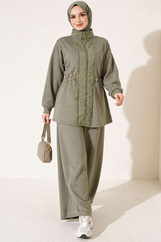 Gestricktes Hosen-Set Mit Gürtel In Khaki