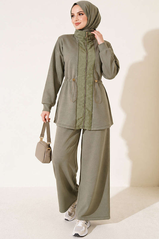 Gestricktes Hosen-Set Mit Gürtel In Khaki