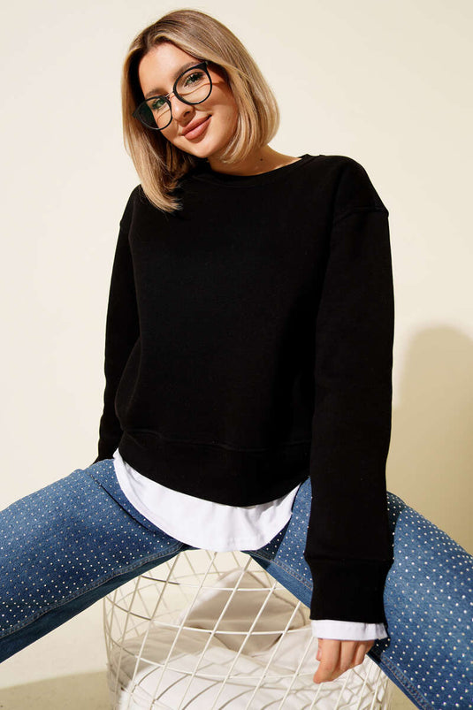 Sudadera negra con cuello redondo y adornos