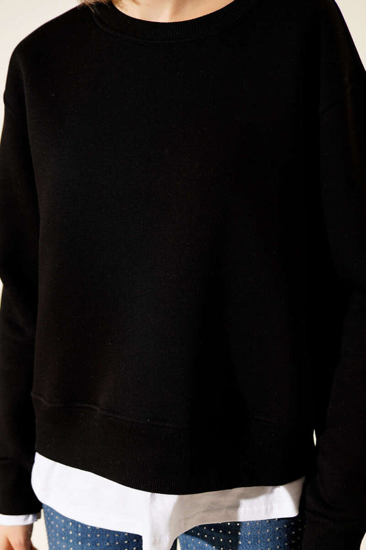 سويت شيرت أسود مزين برقبة دائرية