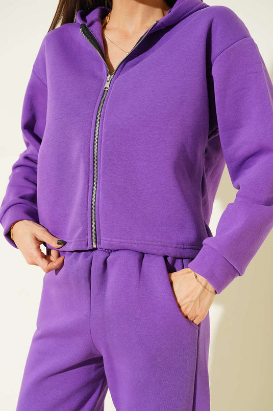 طقم من قطعتين مزين بغطاء رأس باللون البنفسجي