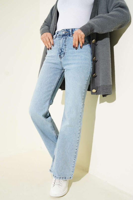 Jean à jambes larges boutonné, couleur neige claire