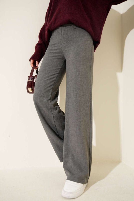 بنطال واسع الساق بأزرار رمادي دخاني