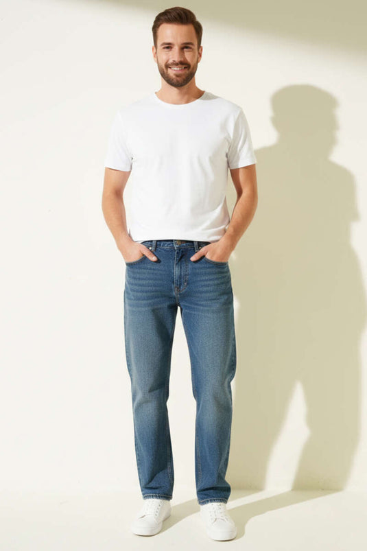 بنطال جينز رجالي بقصة ساق واسعة بلون بني تينت