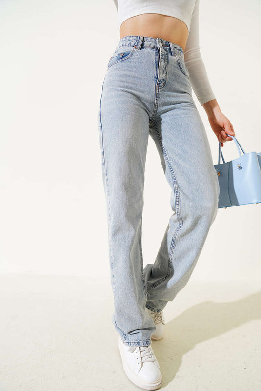 Jean palazzo à jambes larges, taille moyenne, couleur neige.