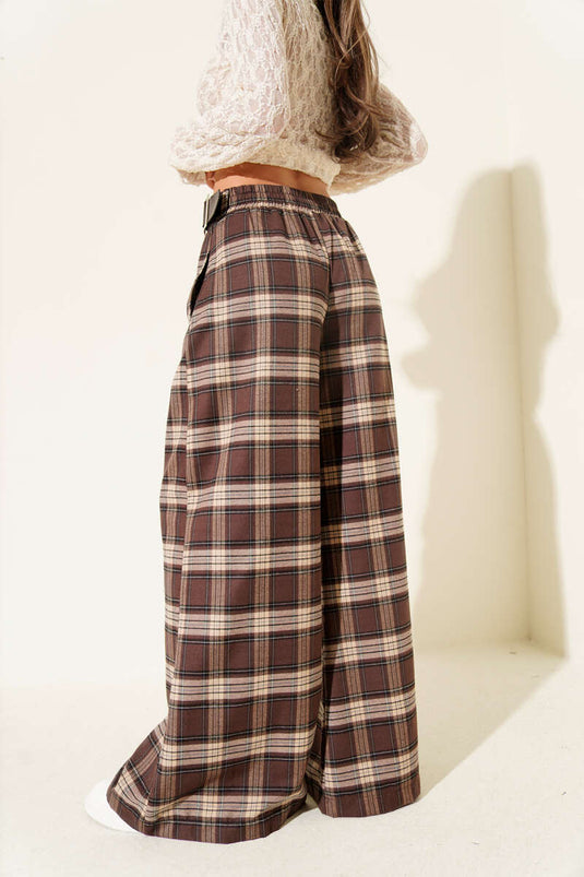 بنطال واسع الساق بنقشة مربعات باللون البني