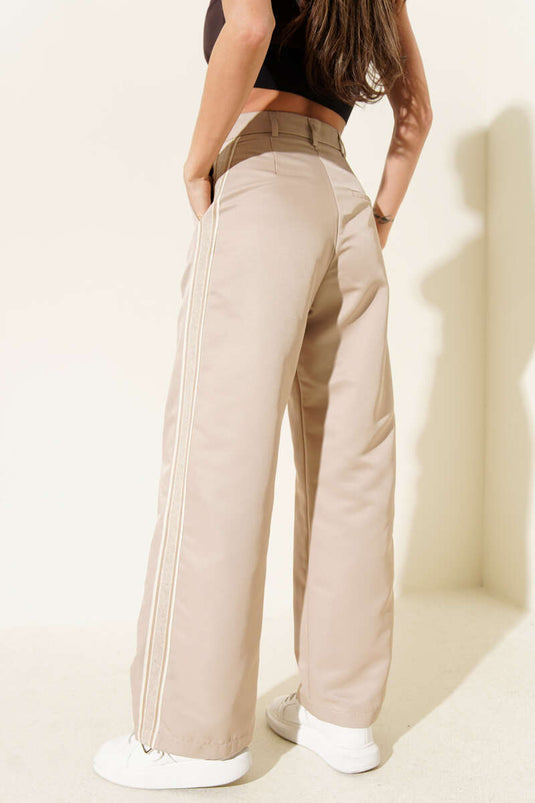 Geniş Paçalı Yan Şeritli Pantolon Bej