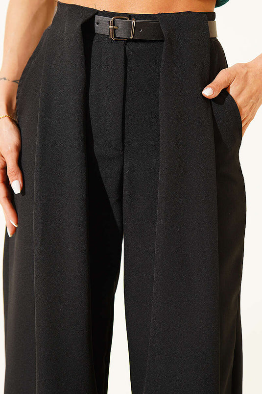 Weite, plissierte Hose mit Gürtel, Schwarz