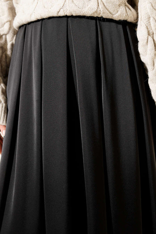 Geniş Pileli Saten Etek Siyah