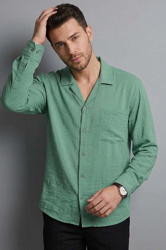 Camicia oversize con ampio scollo a V e tasca singola verde