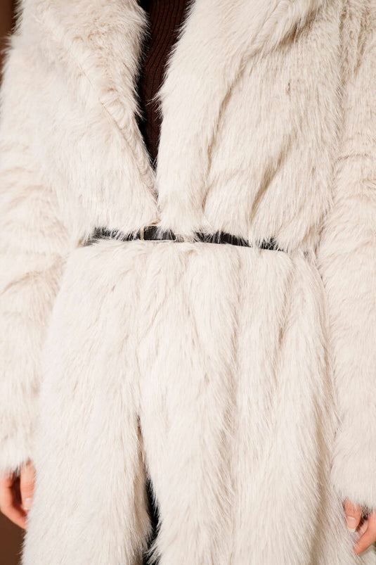 Cappotto lungo peloso con collo largo beige