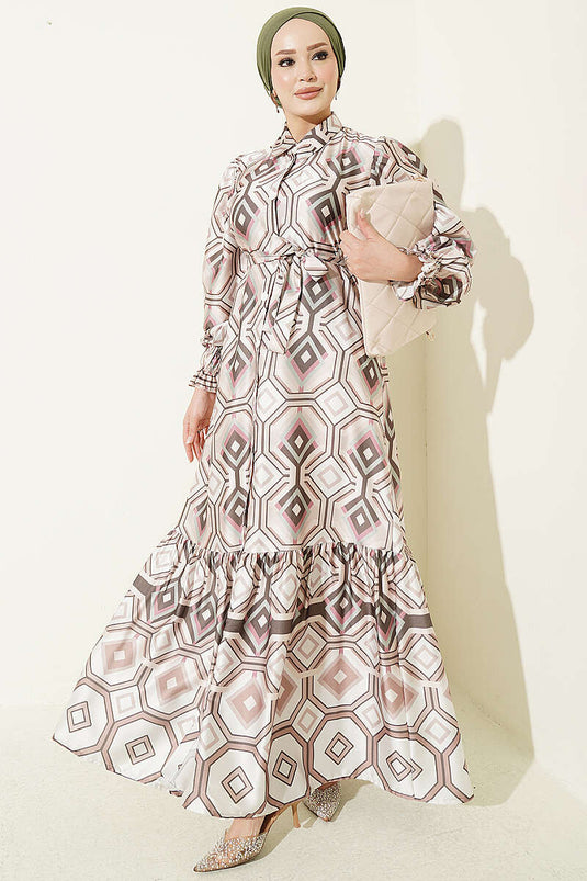 Beiges Satin-Kleid Mit Geometrischem Muster