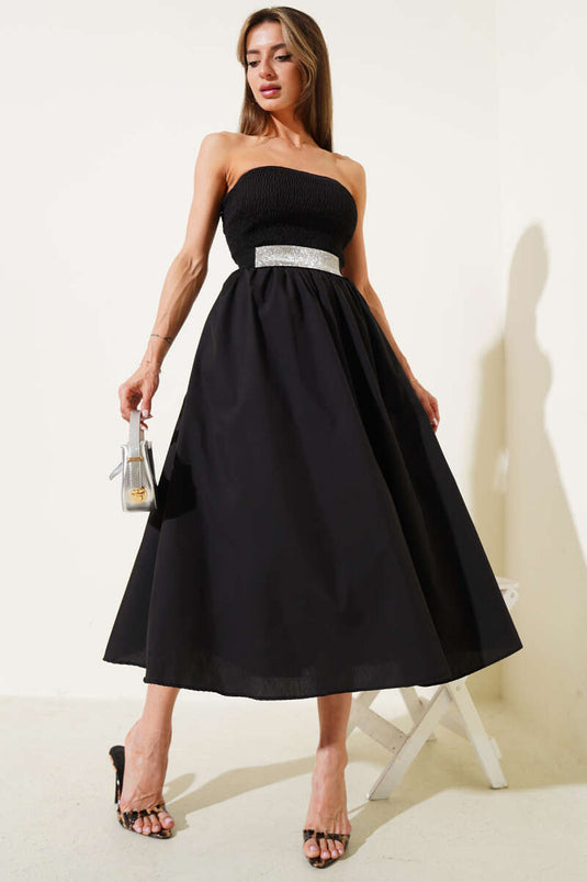 Schwarzes trägerloses Midikleid von Gipeli